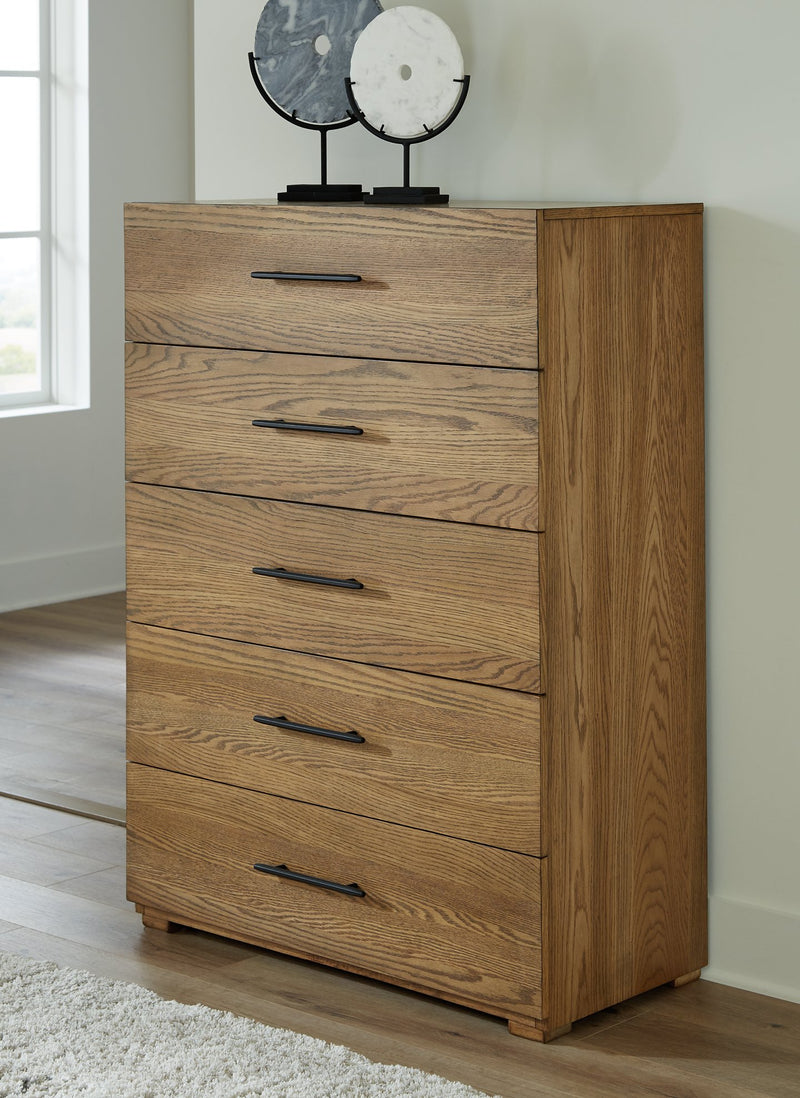 Dakmore Chest of Drawers